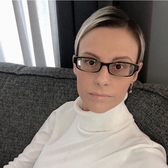 Meet your Posher, Krista - Picture 1 of 1